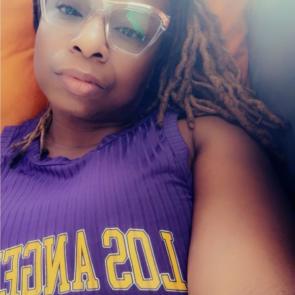 Meet your Posher, Crystal - Picture 10 of 14